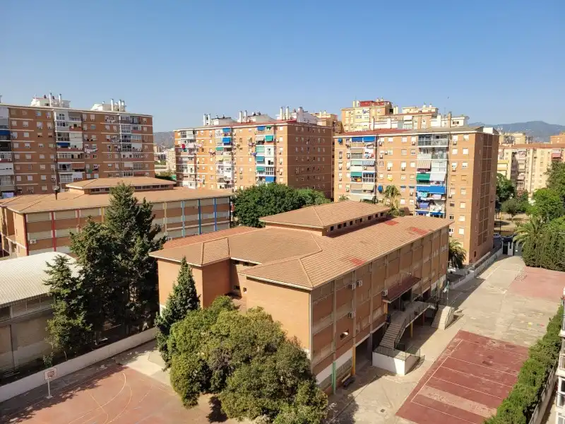 Vista exterior de Piso en venta en Málaga con Terraza, Horno y Lavadora