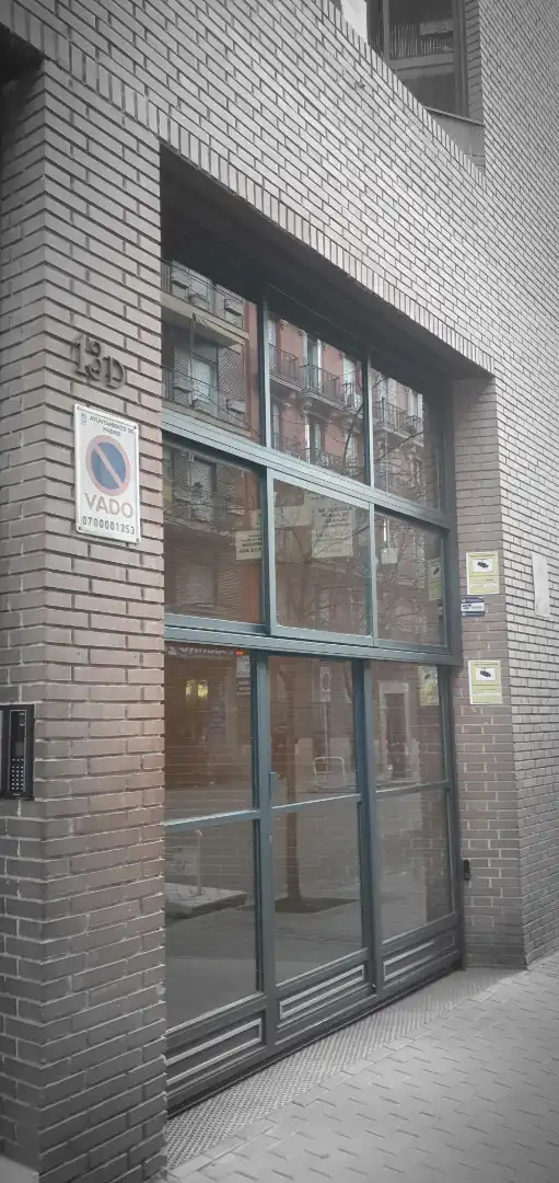 Exterior view of Garage for sale in Madrid
