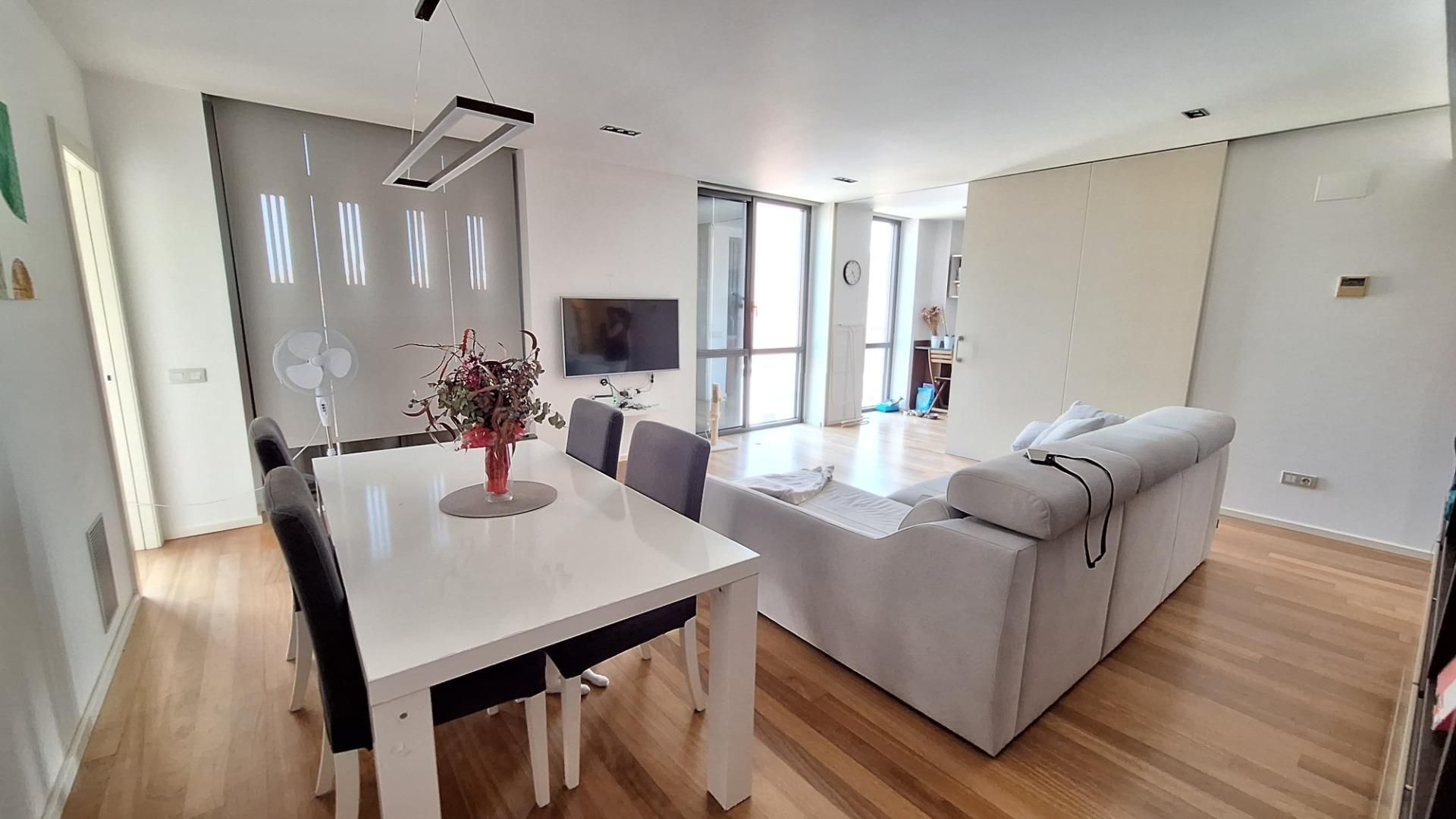 Sala d'estar de Pis en venda en Sabadell amb Aire condicionat, Parquet i Terrassa