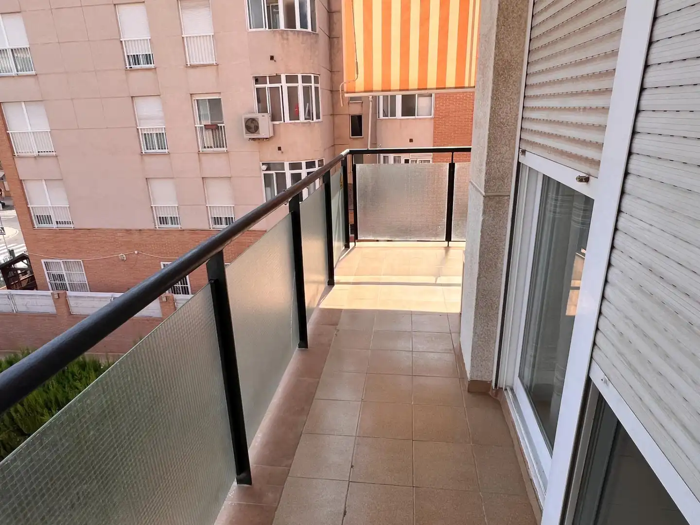 Terrassa de Pis de lloguer en Elche / Elx amb Moblat, Balcó i Piscina comunitària