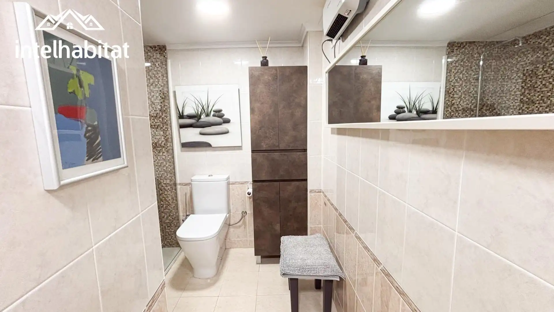 Baño de Piso en venta en Valencia con Aire acondicionado y Balcón