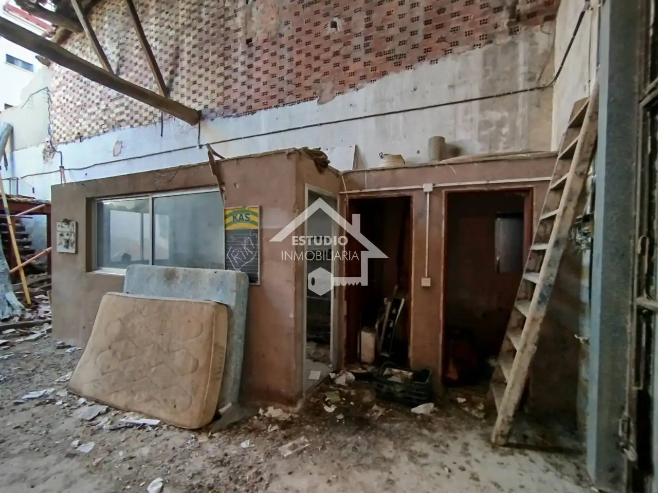 Mixed residential for sale in Calle Arces, imagen 2