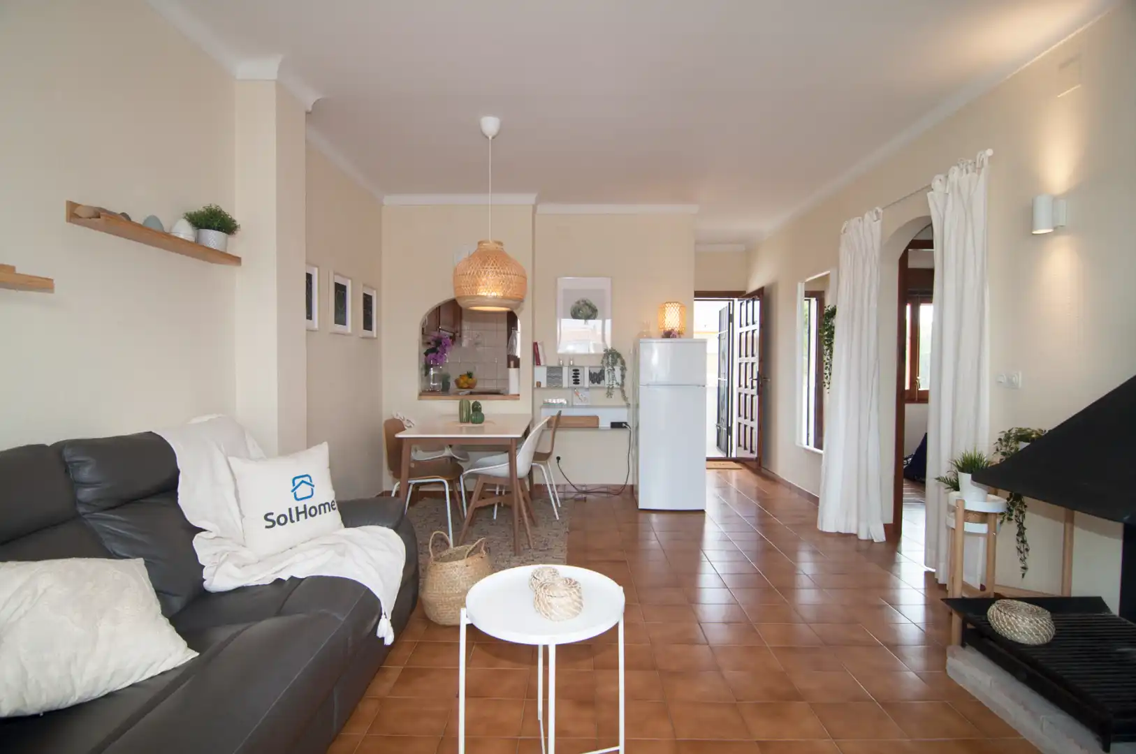 Sala de estar de Ático en venta en L'Escala con Calefacción, Terraza y Amueblado