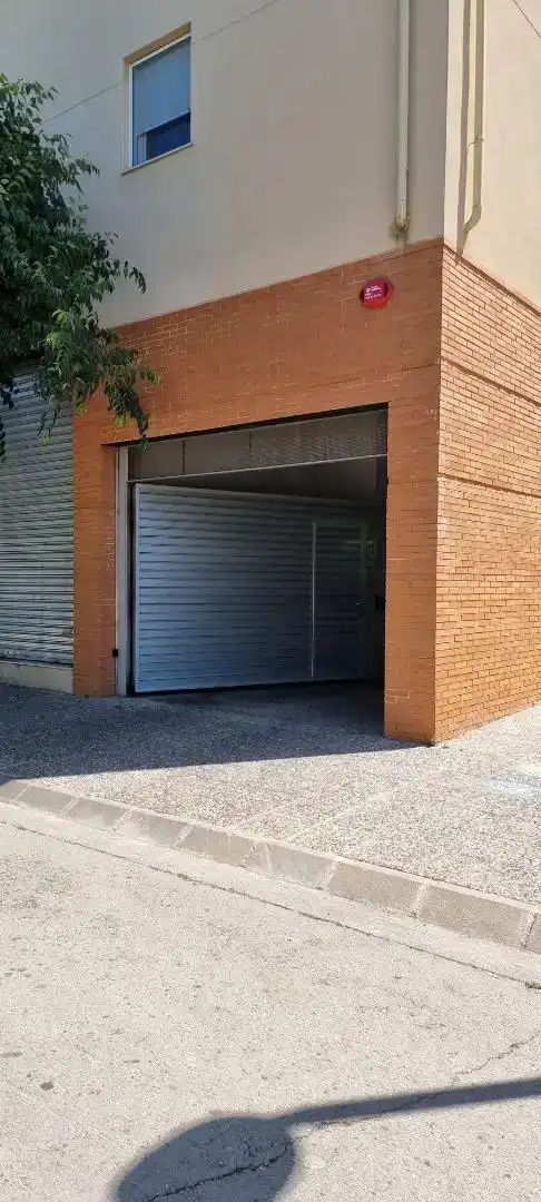 Außenansicht von Garage zur Miete in Quart