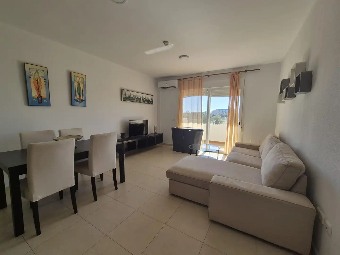 Sala d'estar de Apartament en venda en El Ejido amb Aire condicionat, Terrassa i Moblat