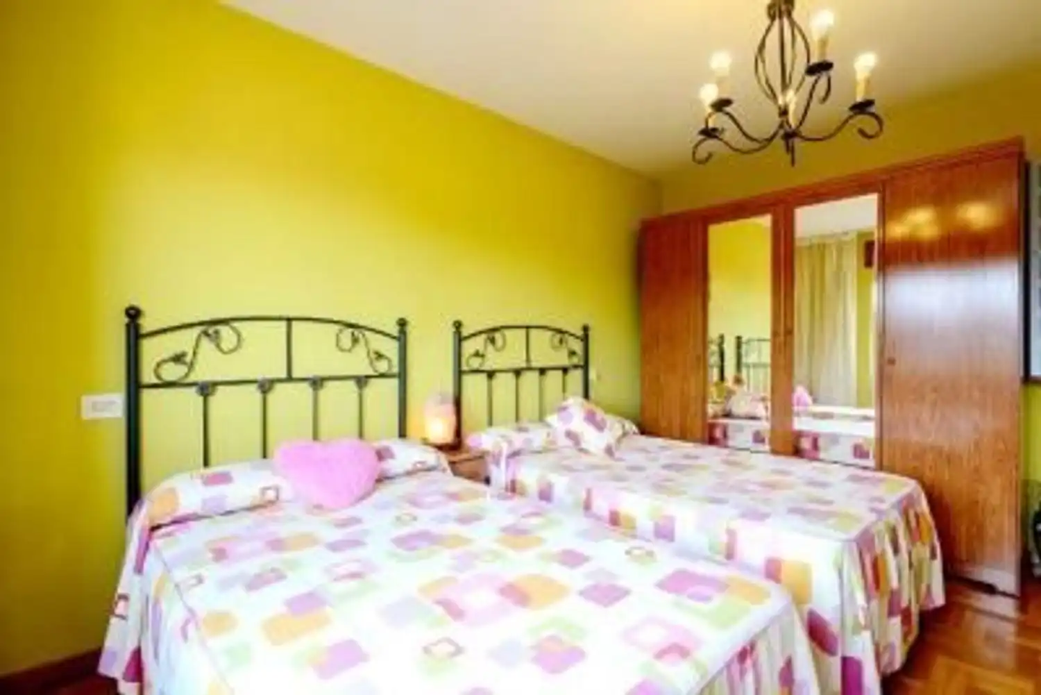 Bedroom of Houses for sale in Bimenes  with Heating, Private garden and Parquet flooring