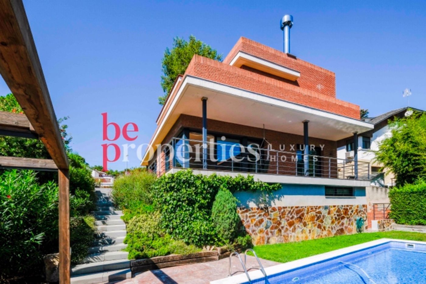 Exterior view of House or chalet for sale in Sant Cugat del Vallès  with Air Conditioner, Heating and Private garden