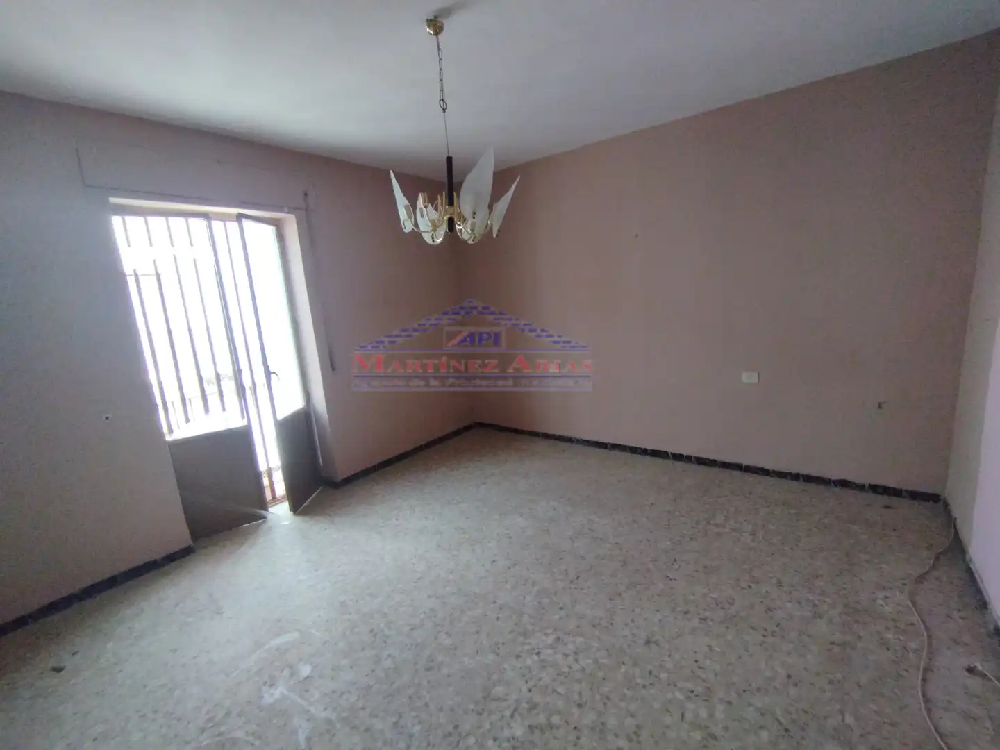 Sala d'estar de Casa adosada en venda en Sabiote