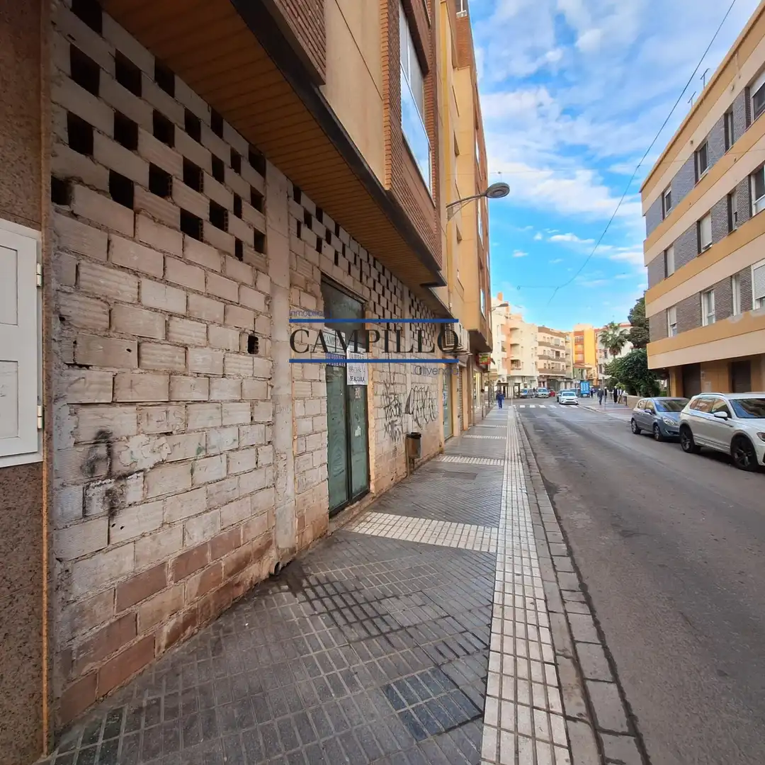 Local comercial en venda a Adra