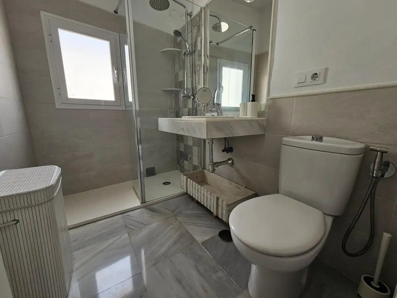 Bany de Apartament de lloguer en Jerez de la Frontera amb Aire condicionat i Moblat