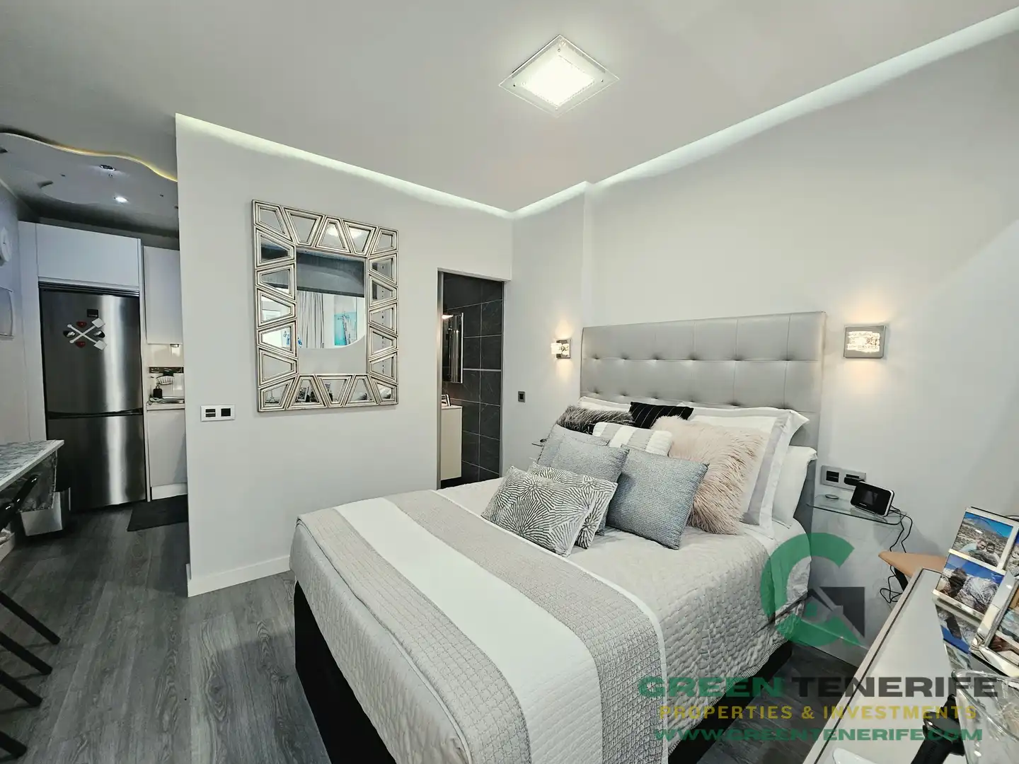 Flat with terrace for sale in Avenida Venezuela