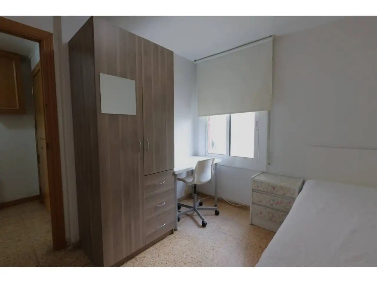 Habitación de Piso en venta en L'Hospitalet de Llobregat con Amueblado y Balcón