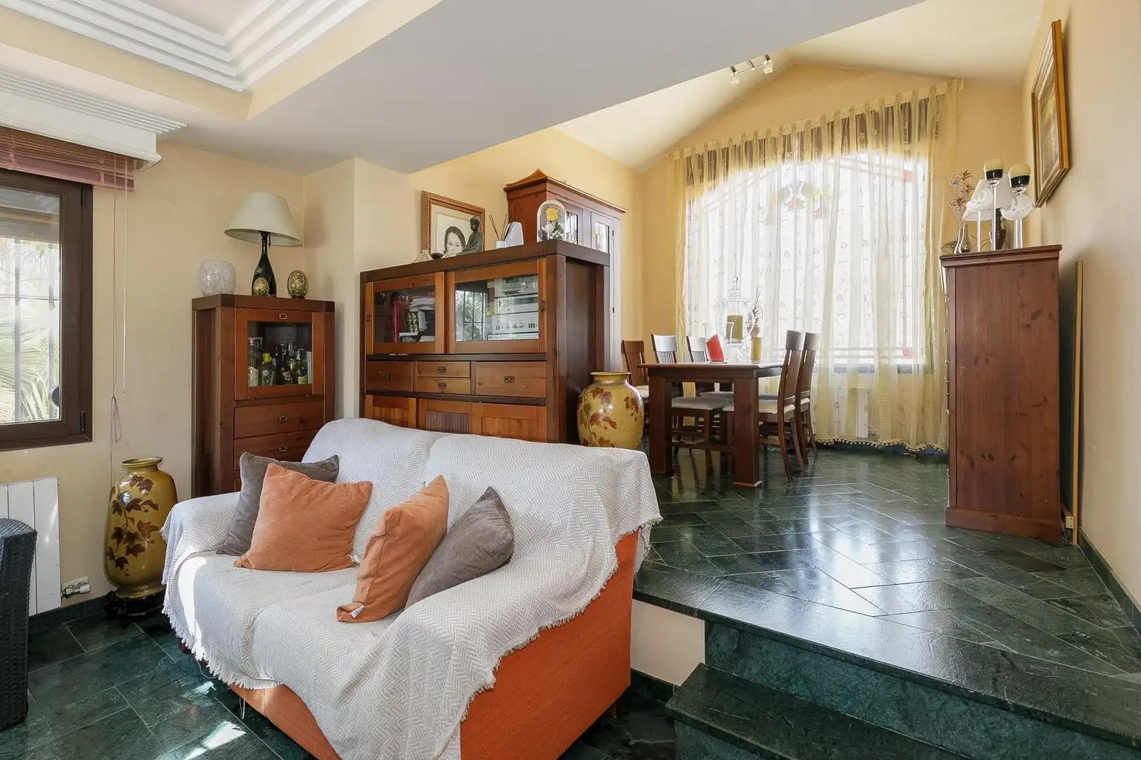 Sala de estar de Casa o chalet en venta en Las Gabias con Aire acondicionado, Calefacción y Jardín privado