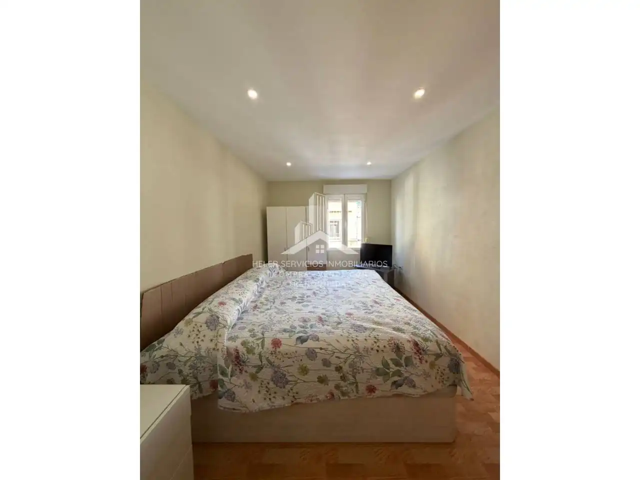 Dormitori de Apartament en venda en Vila-real amb Parquet, Terrassa i Traster