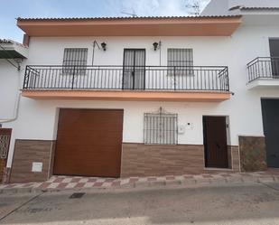 Vista exterior de Casa adosada de lloguer en Alhaurín El Grande amb Moblat, Rentadora i Microones