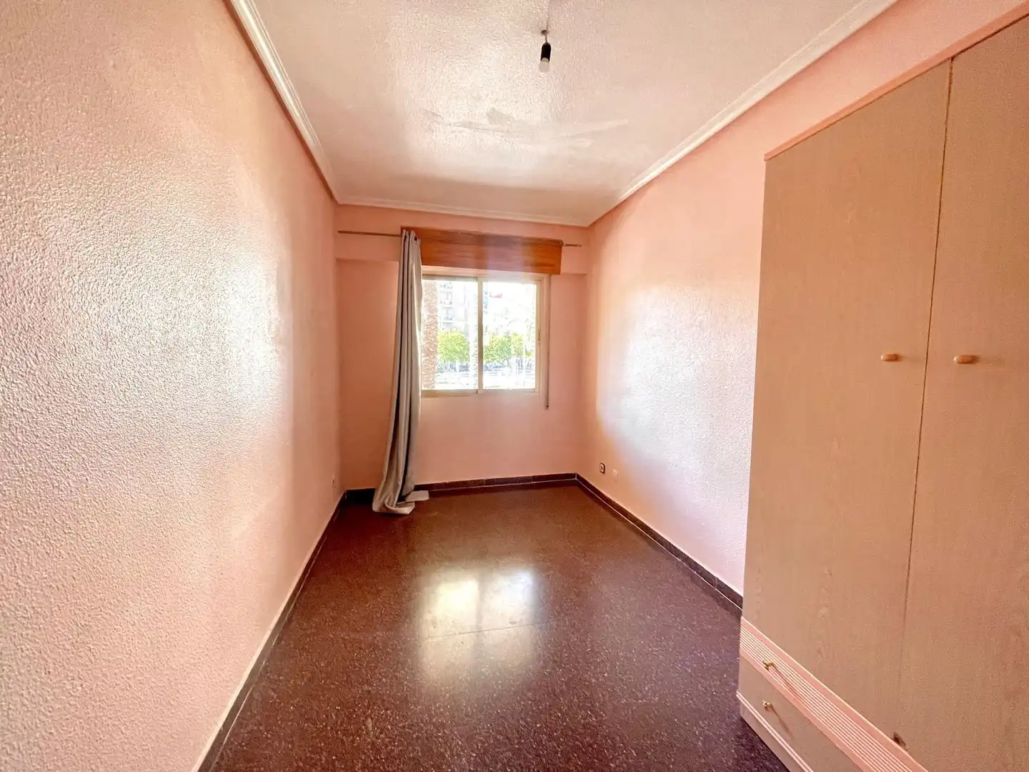 Habitación de Planta baja en venta en Elche / Elx con Balcón y Alarma