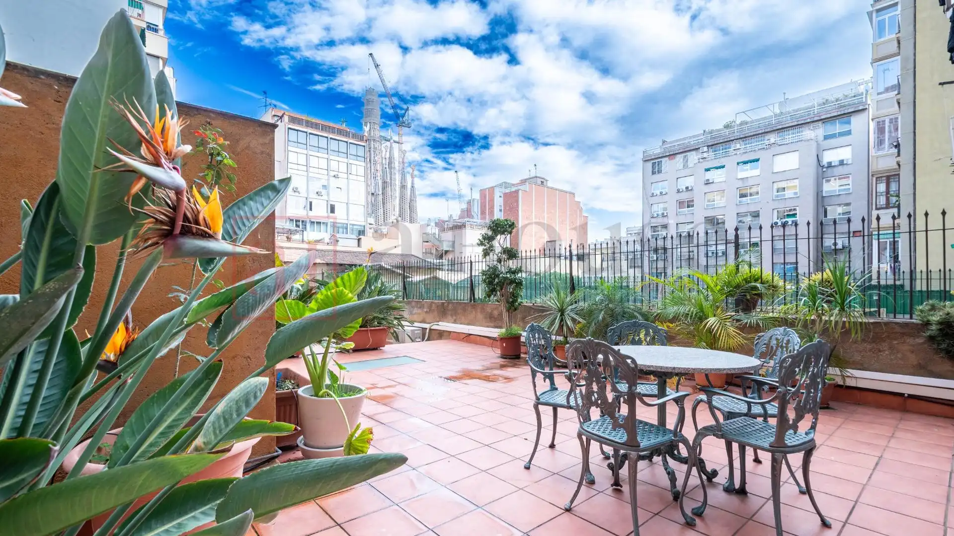 Terraza de Piso en venta en  Barcelona Capital con Aire acondicionado, Calefacción y Jardín privado