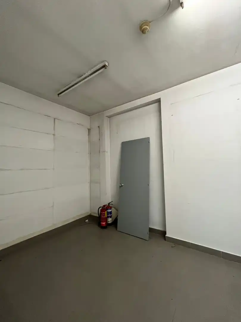 Local en venta en Madrid con Aire acondicionado y Alarma