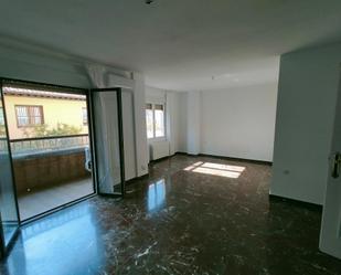 Flat to rent in  Granada Capital  with Air Conditioner, Heating and Terrace