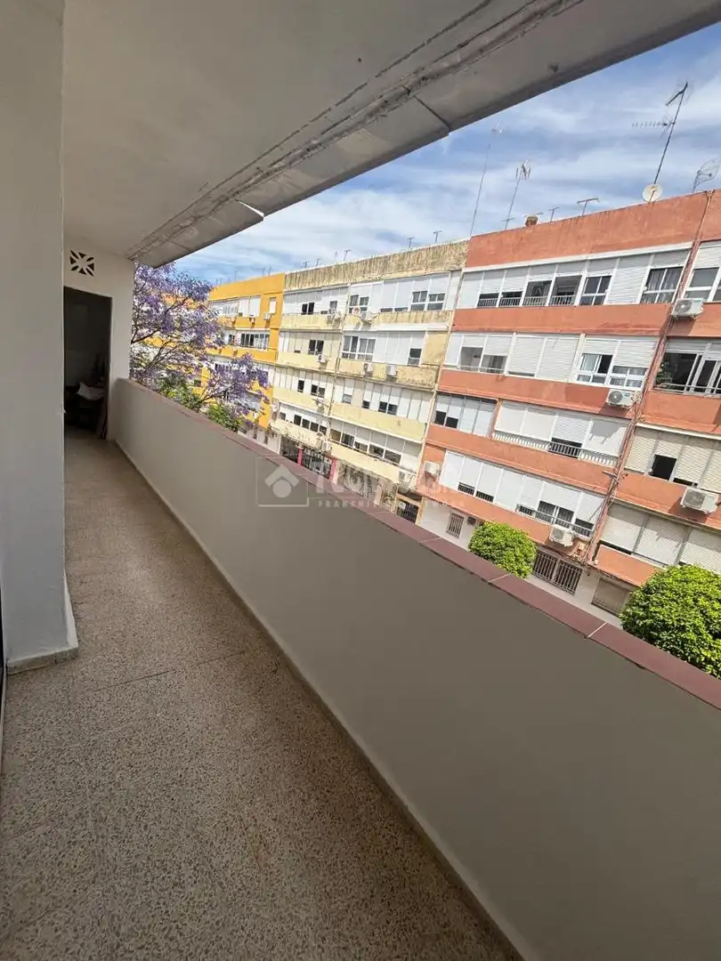 Vista exterior de Pis en venda en Alcalá de Guadaira amb Terrassa