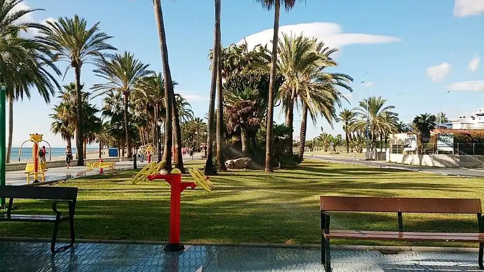 Vista exterior de Piso en venta en Marbella con Calefacción