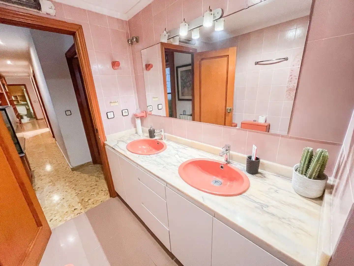 Baño de Apartamento en venta en Alicante / Alacant con Calefacción y Amueblado