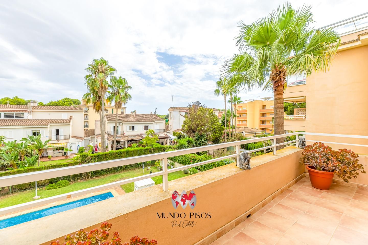Vista exterior de Dúplex en venda en Llucmajor amb Parquet, Terrassa i Piscina comunitària