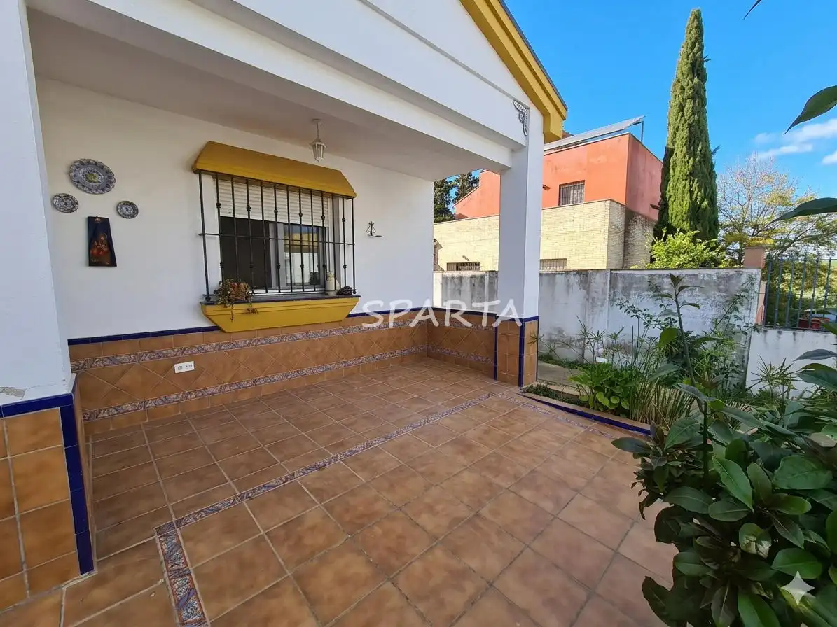 Casa o xalet en venda a Calle Manuel Altolaguirre, Valencina de la Concepción
