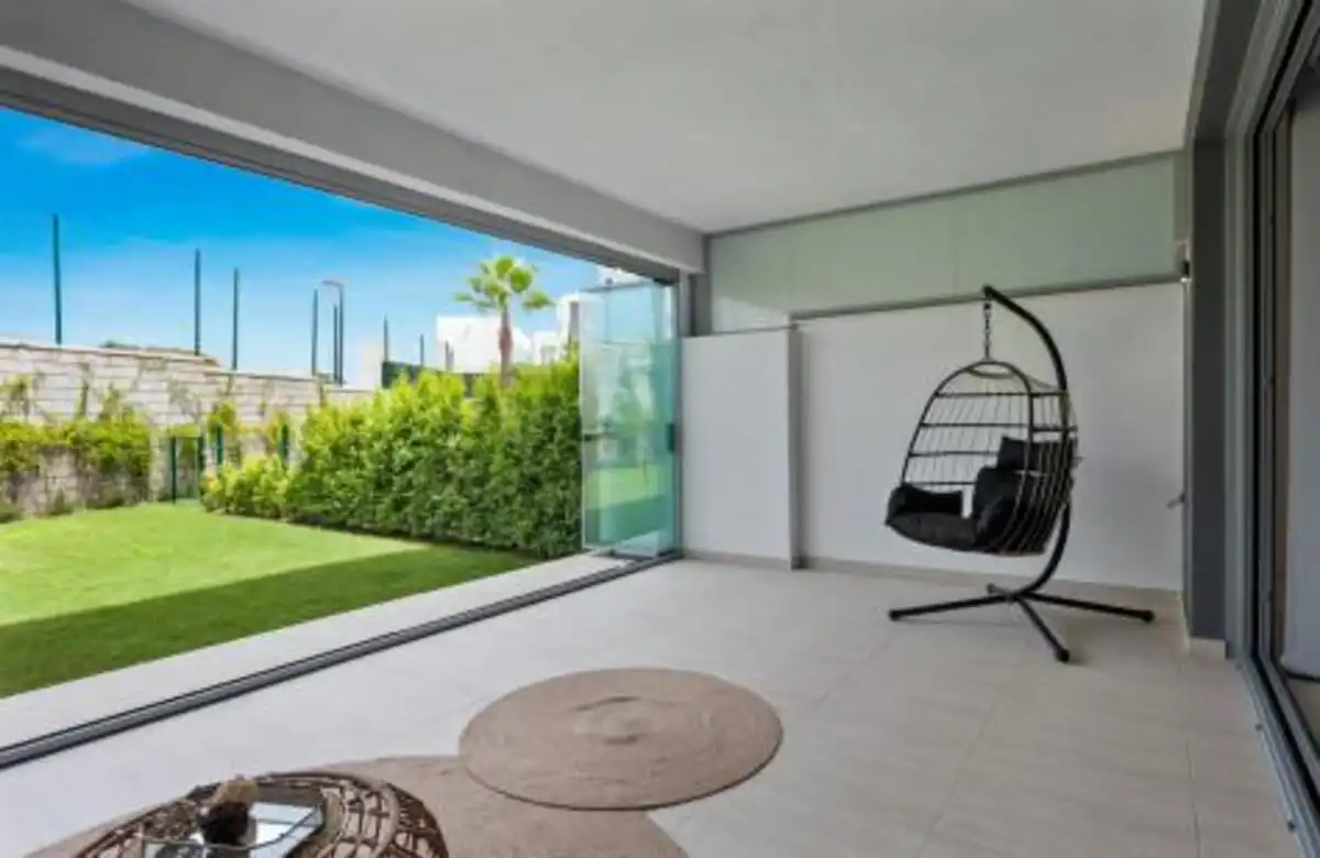 Home with pool for sale in Selwo, imagen 9