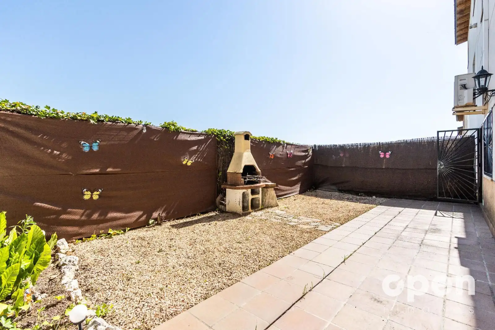 Jardí de Casa adosada en venda en Terrassa amb Aire condicionat, Calefacció i Terrassa
