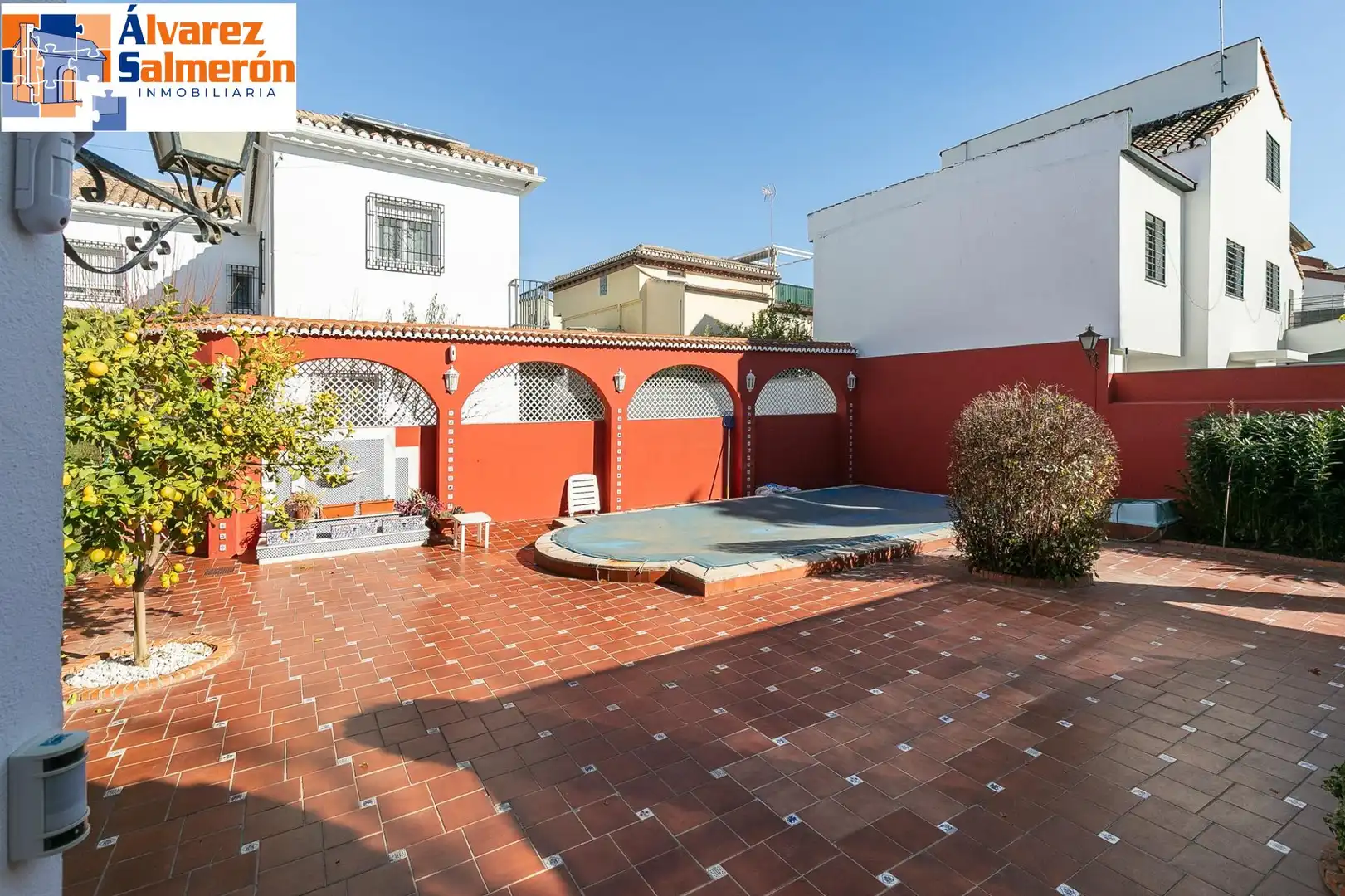 Vista exterior de Casa o xalet en venda en Granada