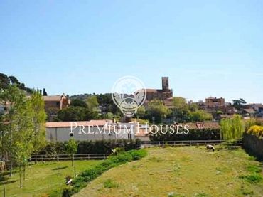Terreny residencial en venda a Tiana