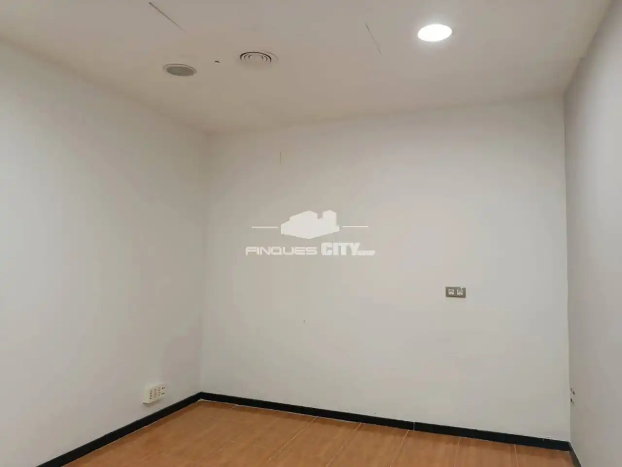 Business premises to rent in Plaza Reis Catòlics 11, imagen 17