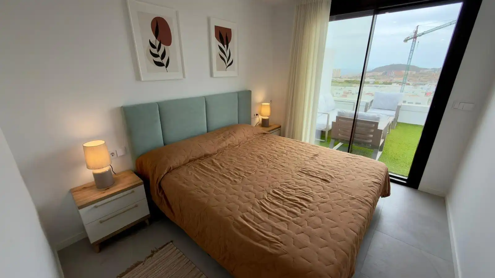 Dormitori de Apartament de lloguer en Finestrat amb Aire condicionat, Jardí privat i Terrassa