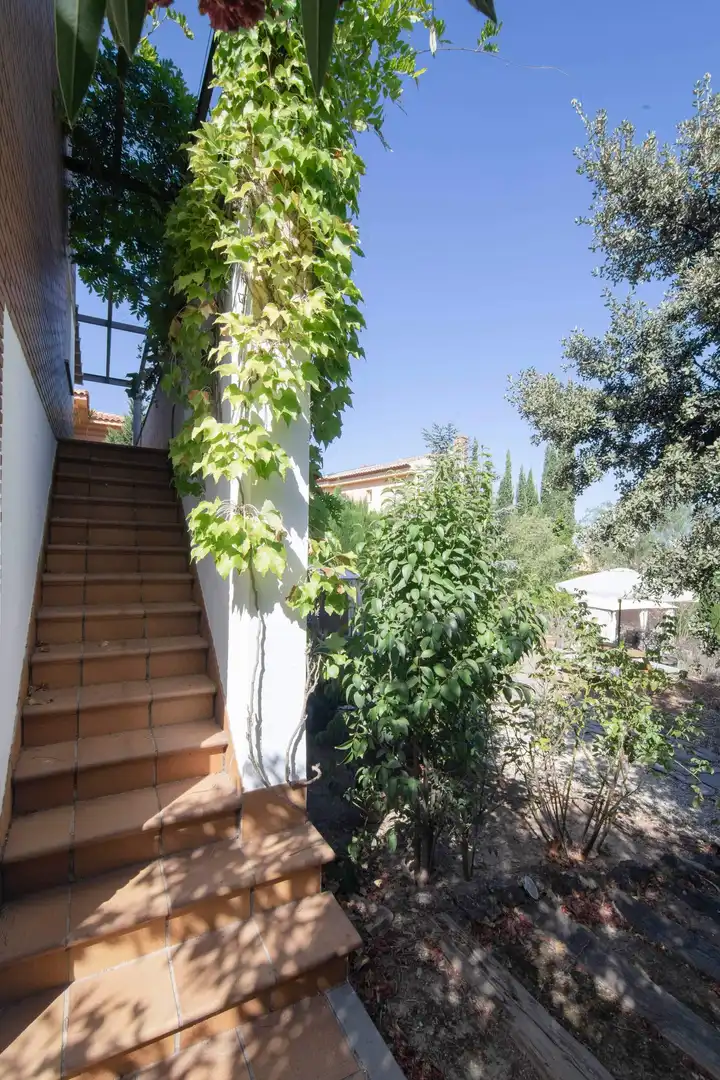 Jardí de Casa o xalet en venda en La Zubia amb Calefacció i Jardí privat