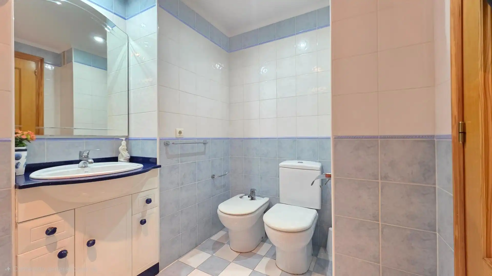 Badezimmer von Dachboden zum Verkauf in Gandia mit Klimaanlage, Terrasse und Abstellraum