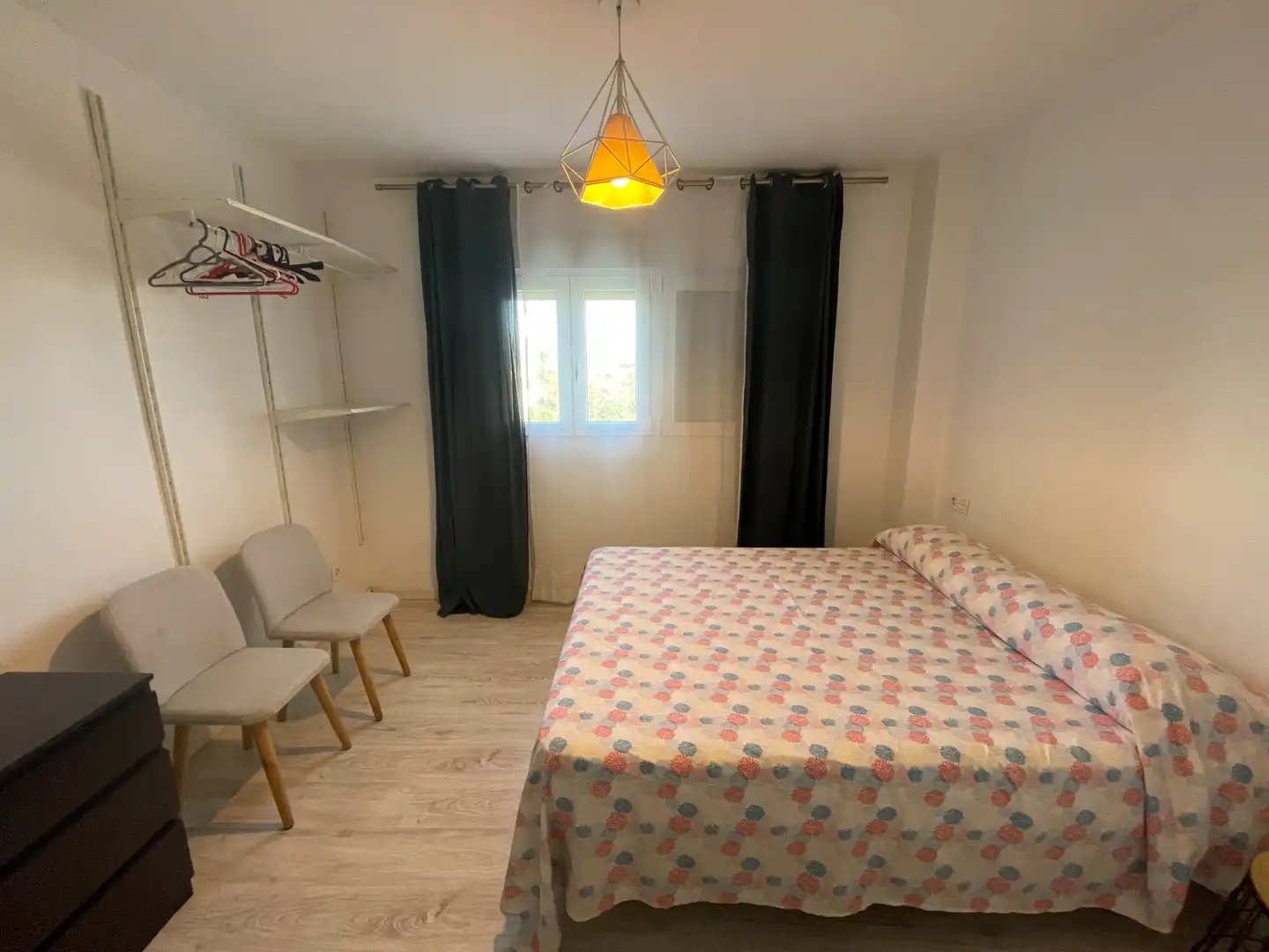 Habitación de Apartamento en venta en La Línea de la Concepción con Amueblado y Lavadora