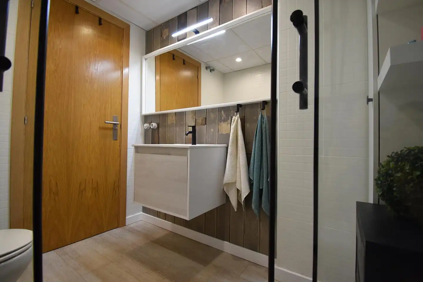 Badezimmer von Wohnung zum Verkauf in Zaragoza mit Klimaanlage, Heizung und Parkett