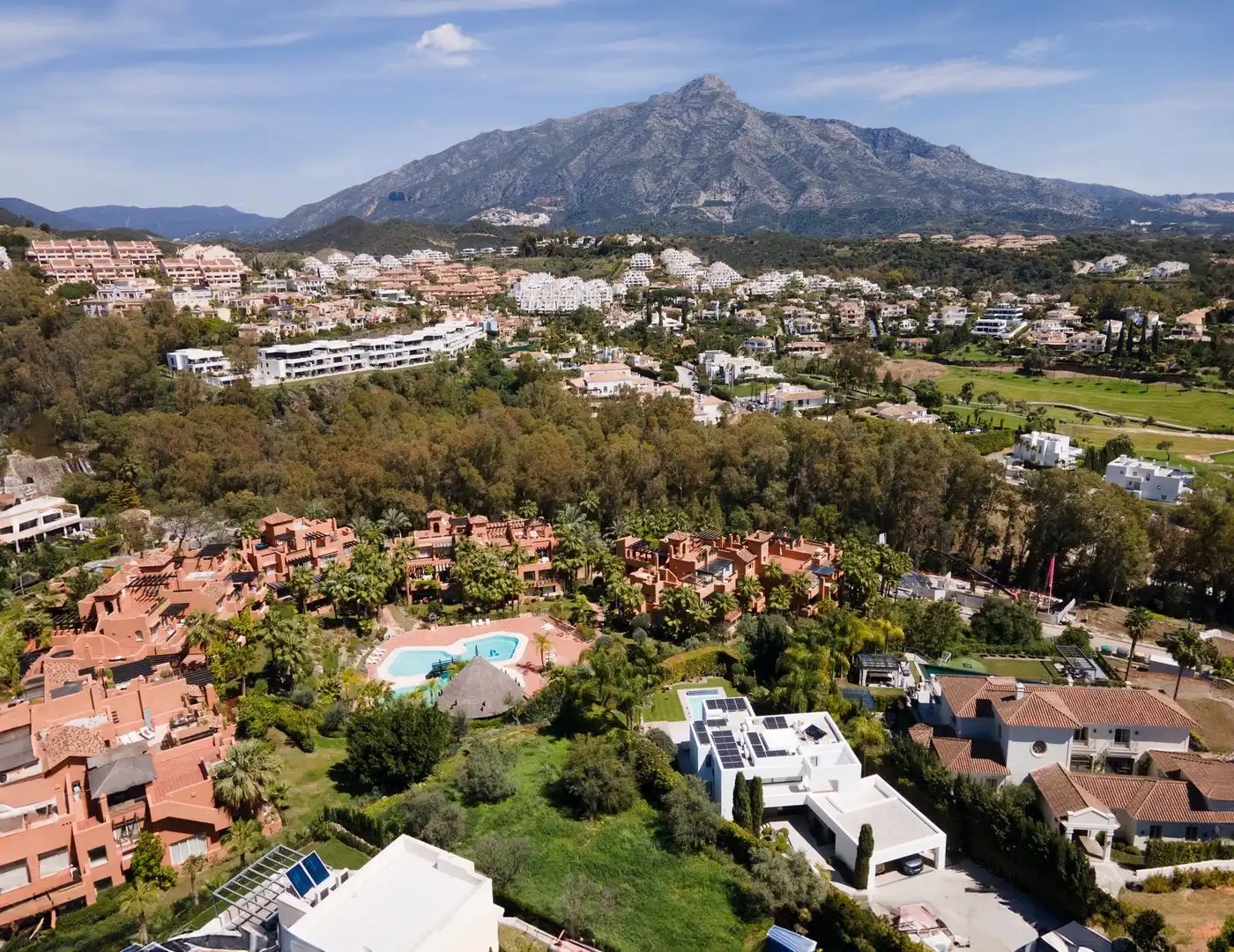 Exterior view of Attic for sale in Marbella  with Terrace, Storage room and Furnished