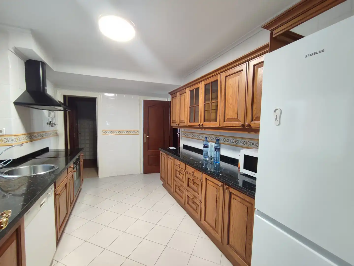 Cocina de Piso de alquiler en Gijón  con Calefacción, Parquet y Amueblado