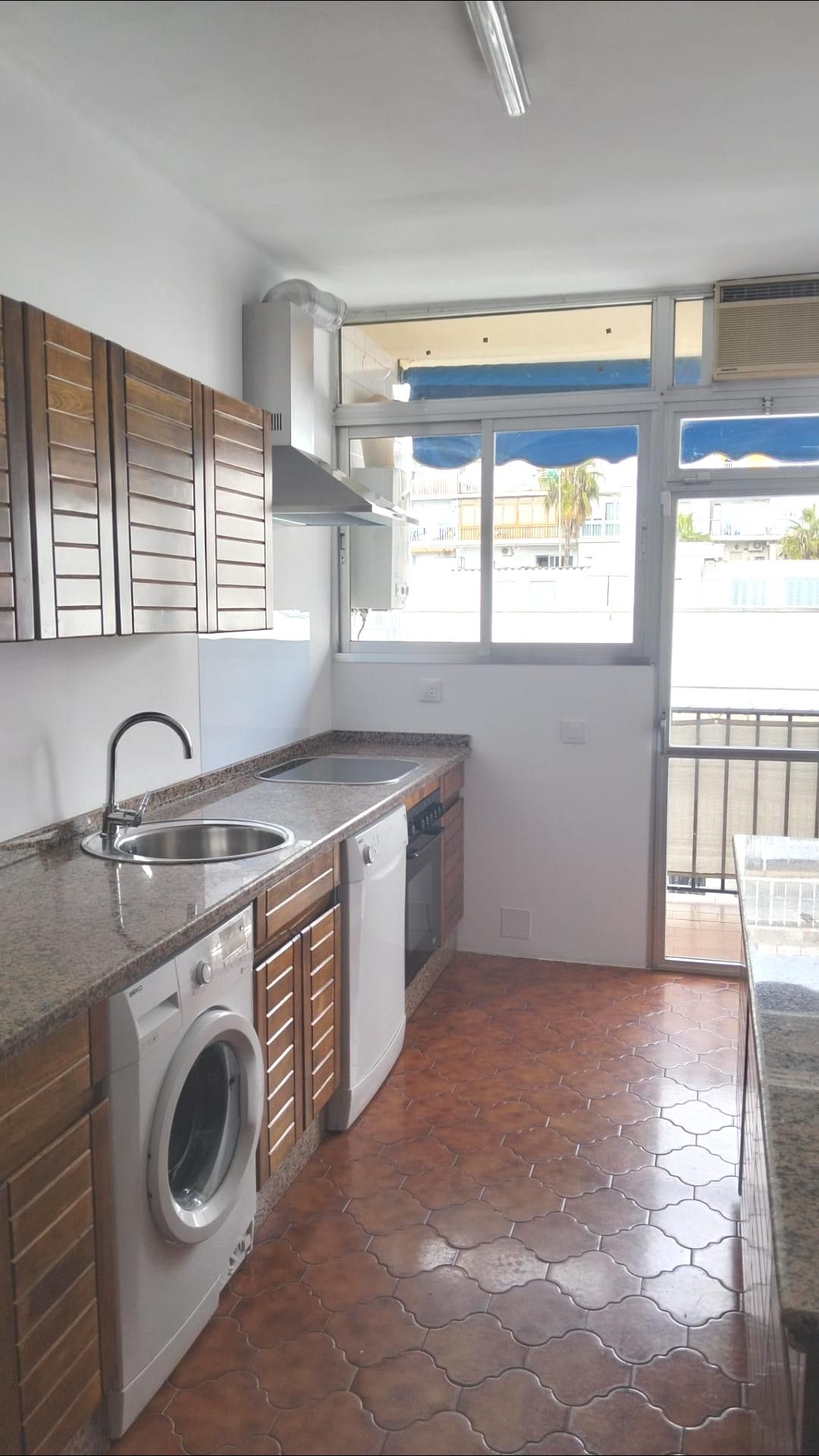 Kitchen of Flat to rent in  Sevilla Capital  with Terrace