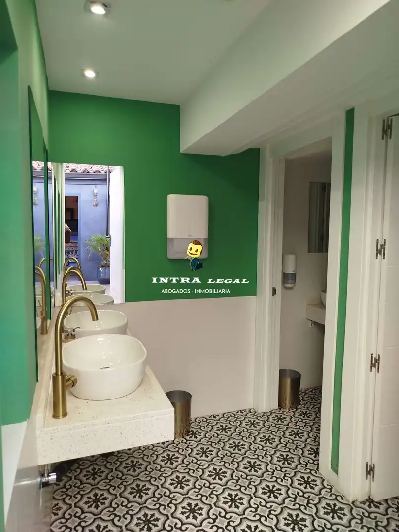 Baño de Local en traspaso en Salamanca con Aire acondicionado, Terraza y Amueblado