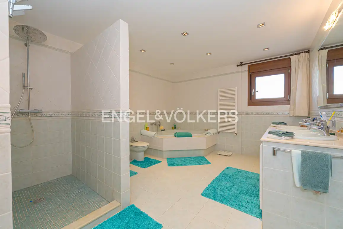 Baño de Casa o chalet en venta en Benidorm con Aire acondicionado, Jardín privado y Piscina