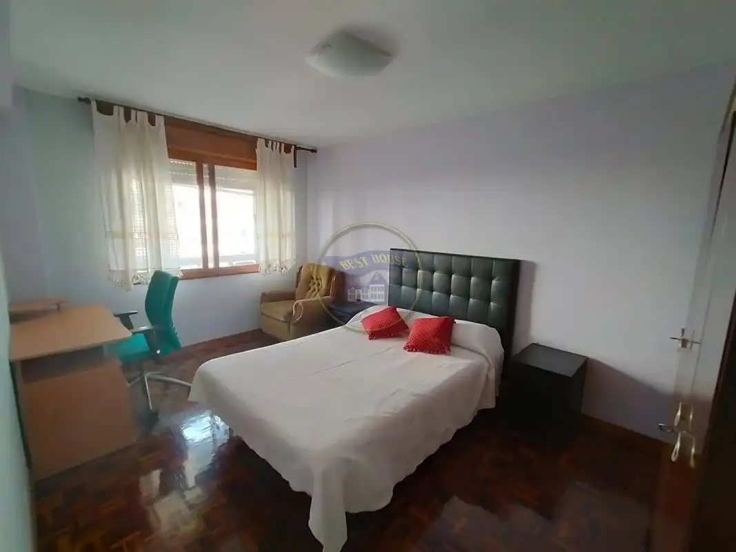 Bedroom of Flat for rent in Vigo   with Parquet flooring, Terrace and Furnished