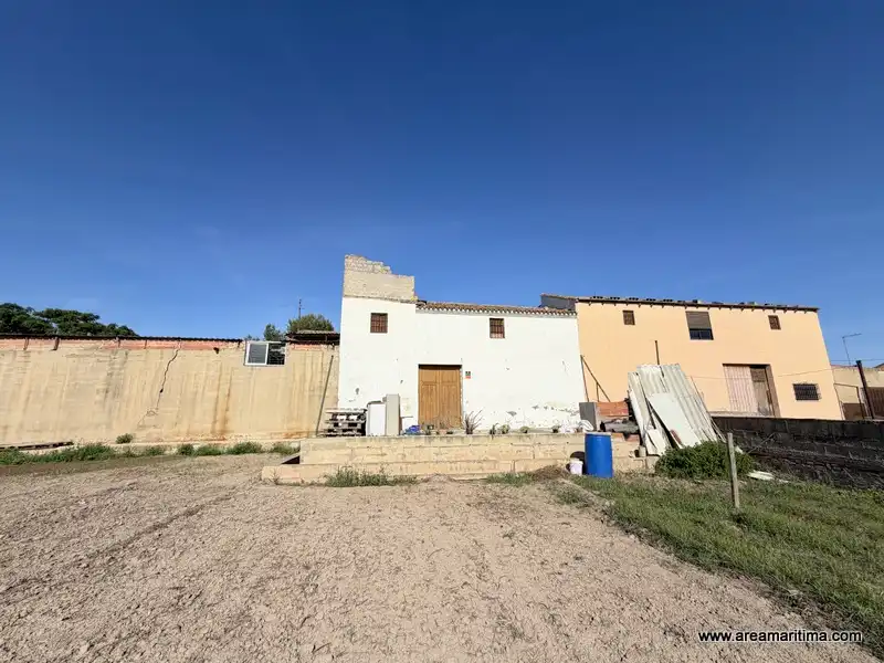 Vista exterior de Casa adosada en venta en Valencia con Trastero y Alarma