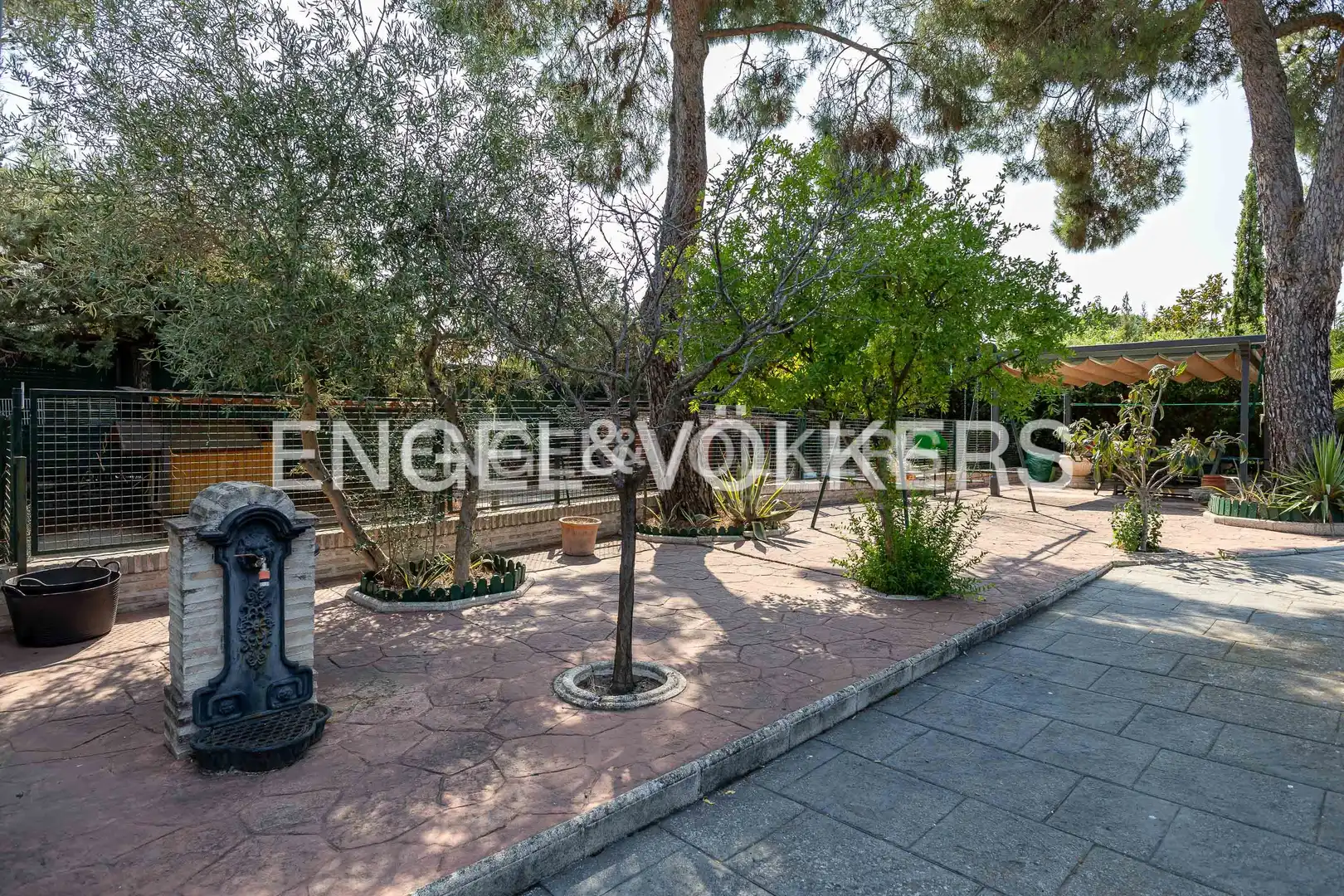 Terrace of Houses for sale in Majadahonda  with Air Conditioner, Heating and Private garden
