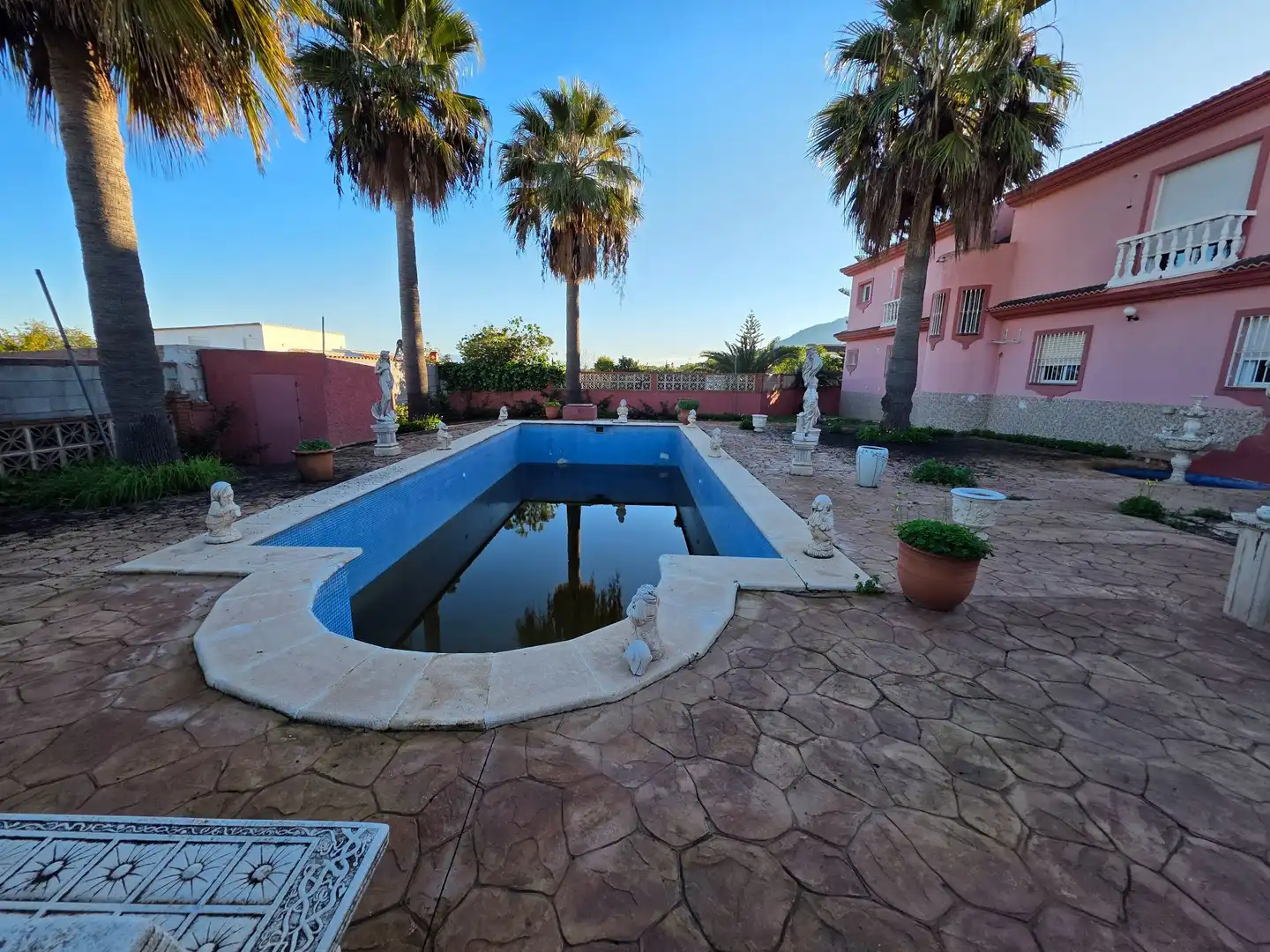 Piscina de Casa o xalet en venda en Alhaurín de la Torre amb Aire condicionat, Calefacció i Jardí privat