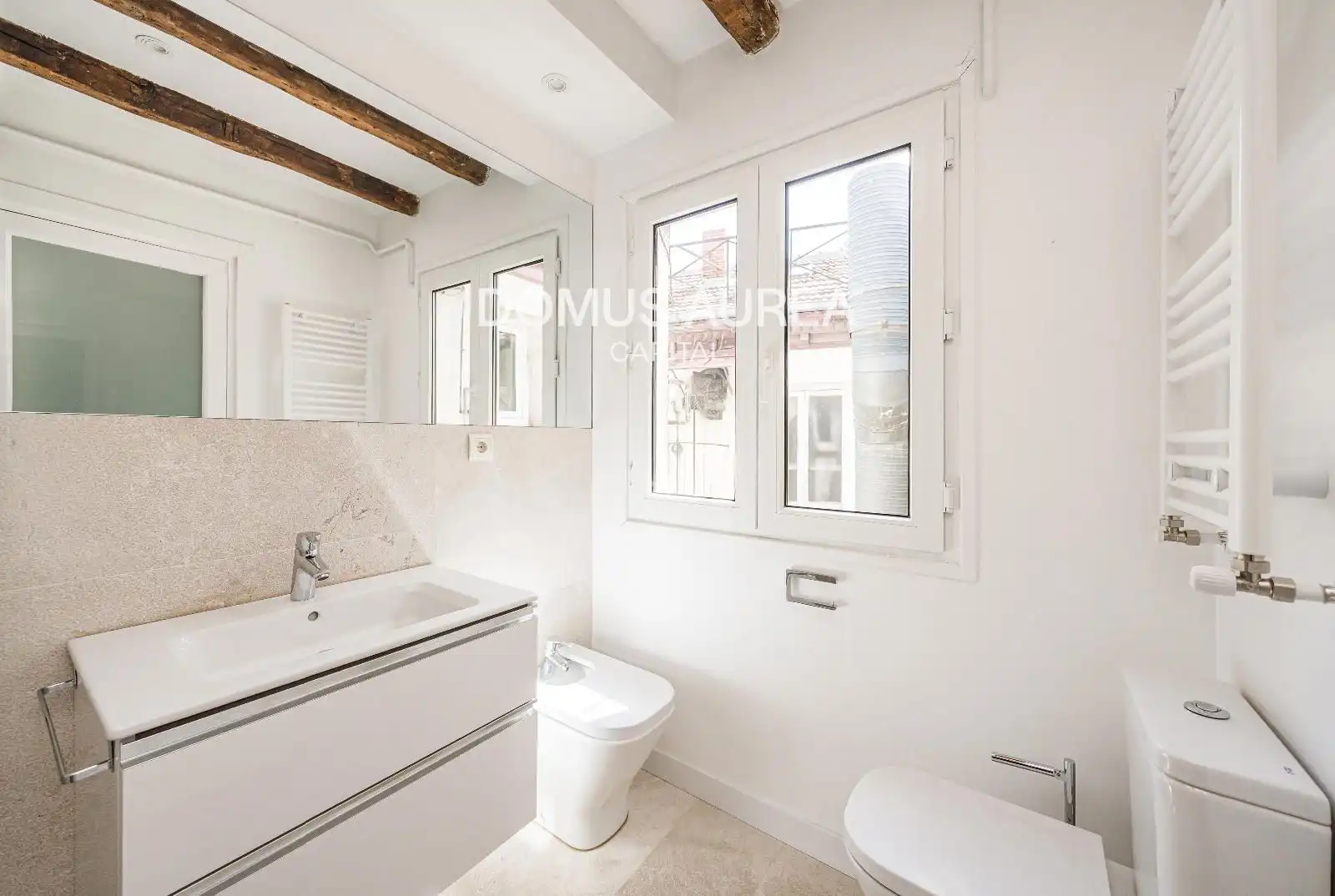 Baño de Ático de alquiler en Madrid con Aire acondicionado, Calefacción y Parquet