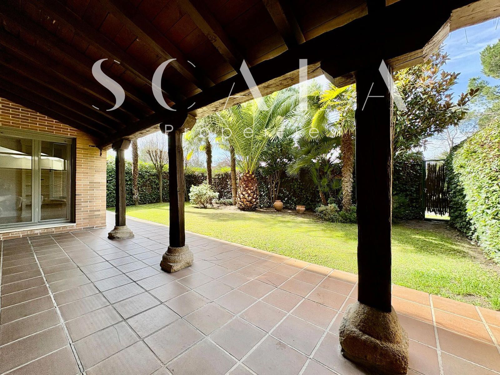 Garden of Flat for rent in La Moraleja  with Air Conditioner, Heating and Private garden