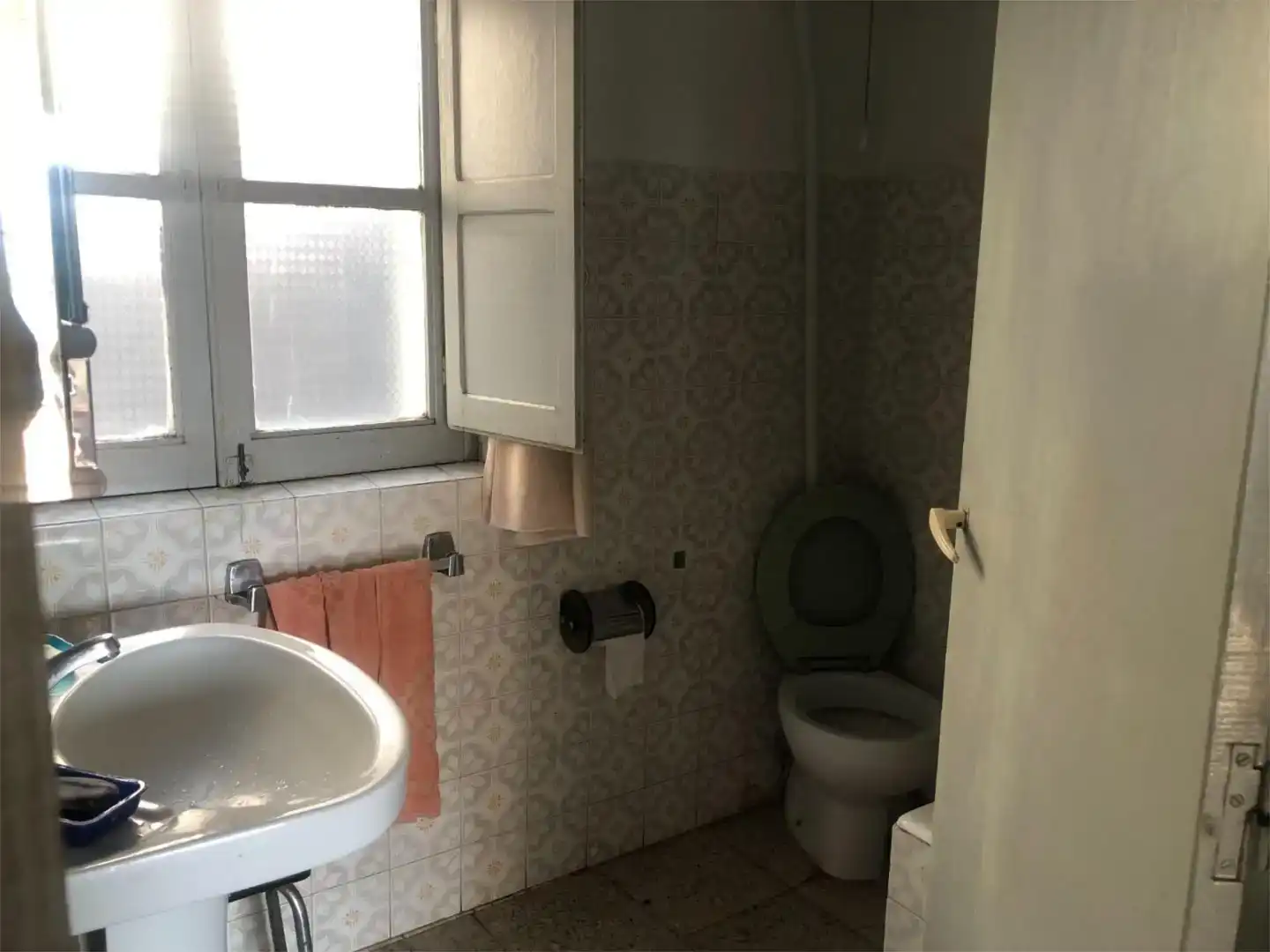 Baño de Finca rústica en venta en Ibias con Jardín privado y Amueblado